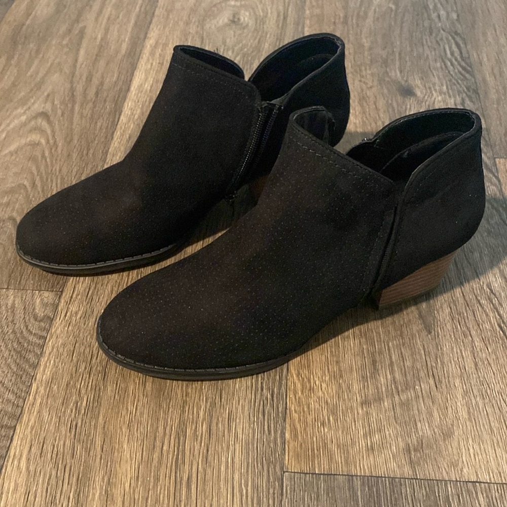 Lifestride- Black Women’s Booties, Size 9M